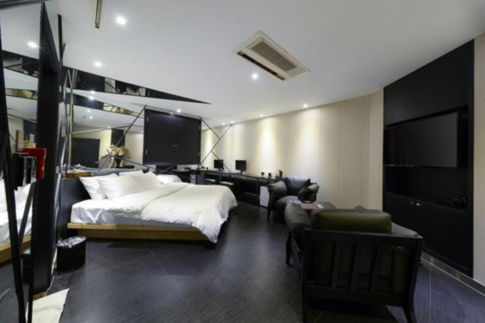 Hotel Life Style S 2*